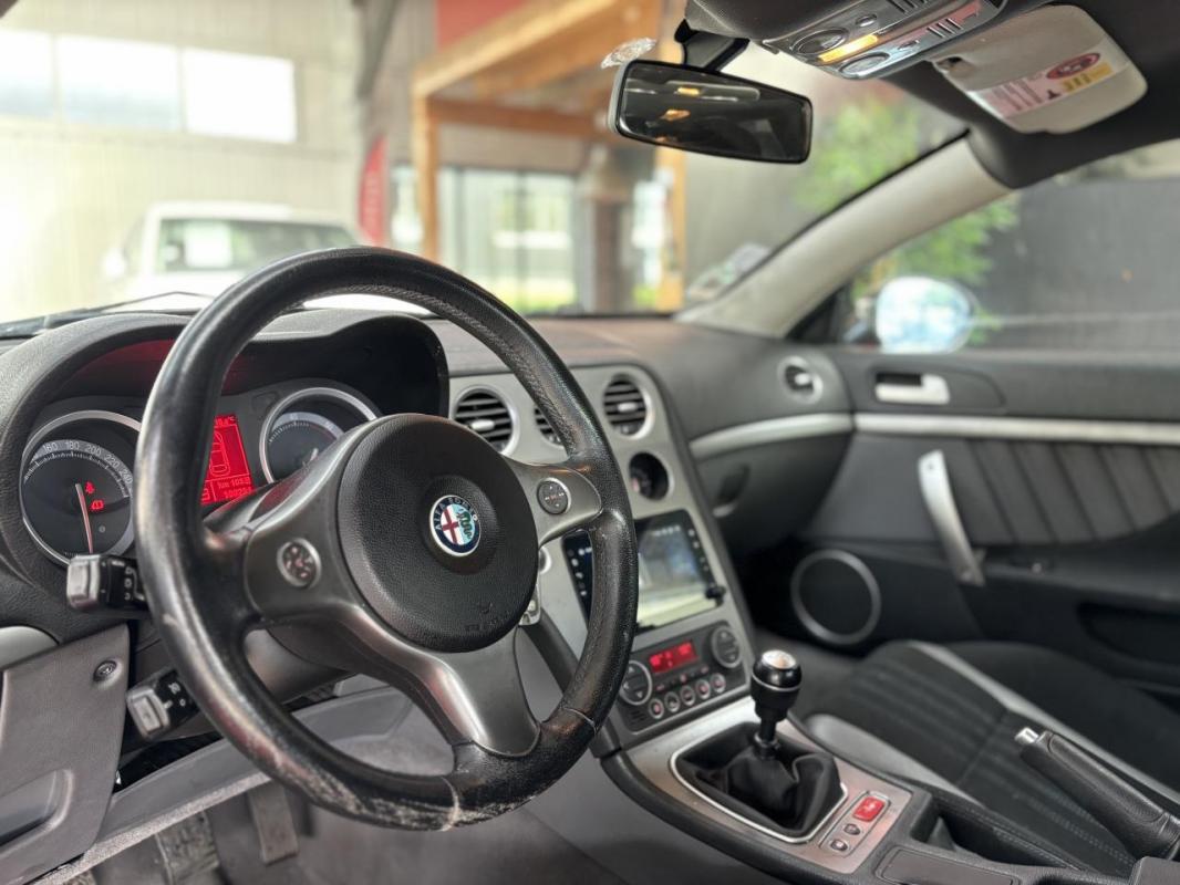 Alfa Romeo Brera - 2.4 200 CH JTDm SKY VIEW - GARANTIE 6 MOIS