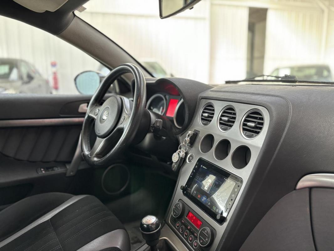 Alfa Romeo Brera - 2.4 200 CH JTDm SKY VIEW - GARANTIE 6 MOIS