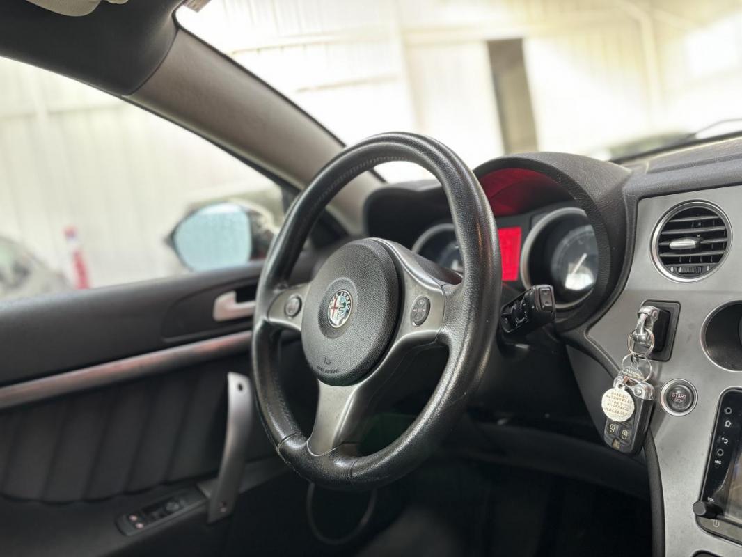 Alfa Romeo Brera - 2.4 200 CH JTDm SKY VIEW - GARANTIE 6 MOIS