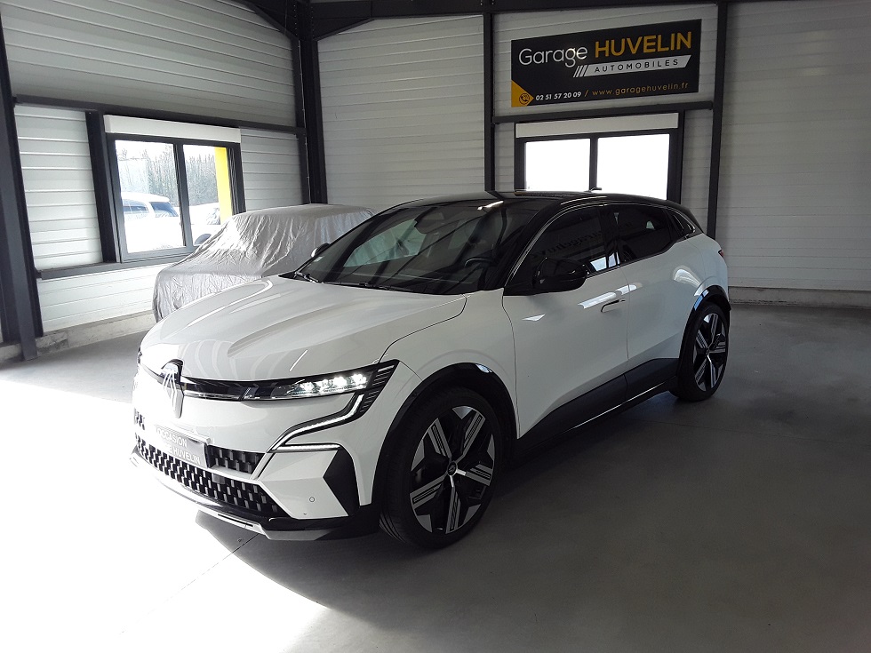RENAULT MÉGANE - E-TECH EV 60 220 TECHNO SUPER CHARGE (2022)