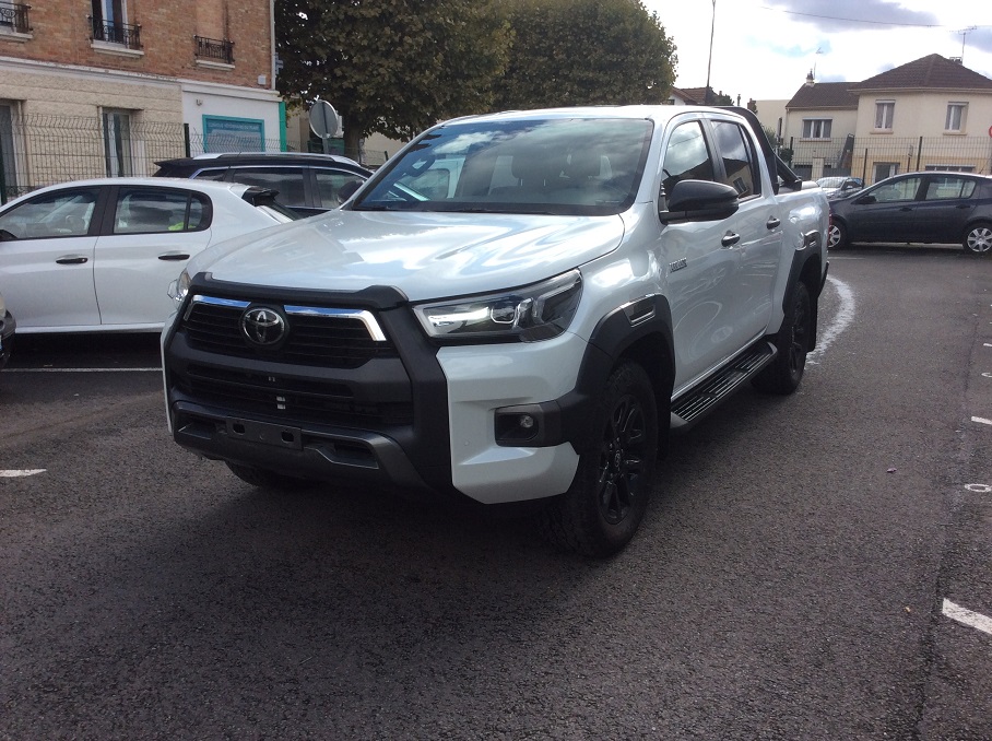 Toyota Hilux IV 4WD 2.8 D-4D 204 DOUBLE CABINE INVINCIBLE